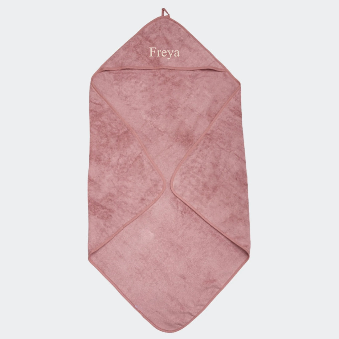 Pippi - Håndklæde med hætte - Old Rose Customizer 123Unik Brodering på hætten Old rose 83x83cm